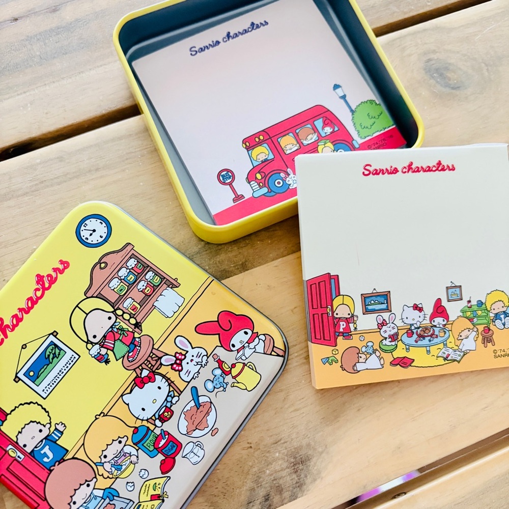 Retro Style Sanrio Characters Memo Pad Tin 2016 - Hello Kitty and Friends